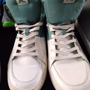 ALDO HIGH TOPS SIZE 12 WHITE AND MARINE GREEN